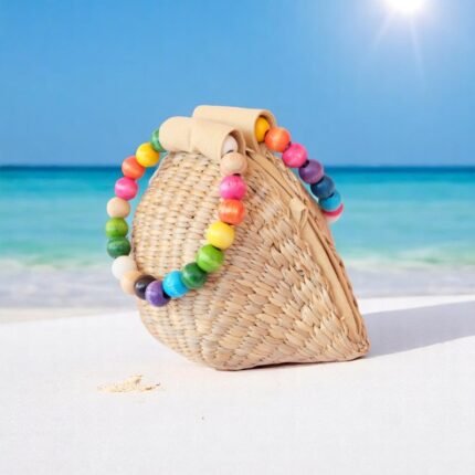 Shell-shaped straw bag with rainbow bead handle