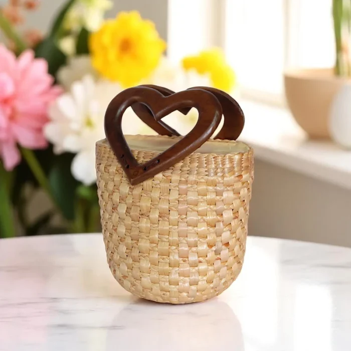 Praphaphan Straw Heart Handle Purse - Image 1